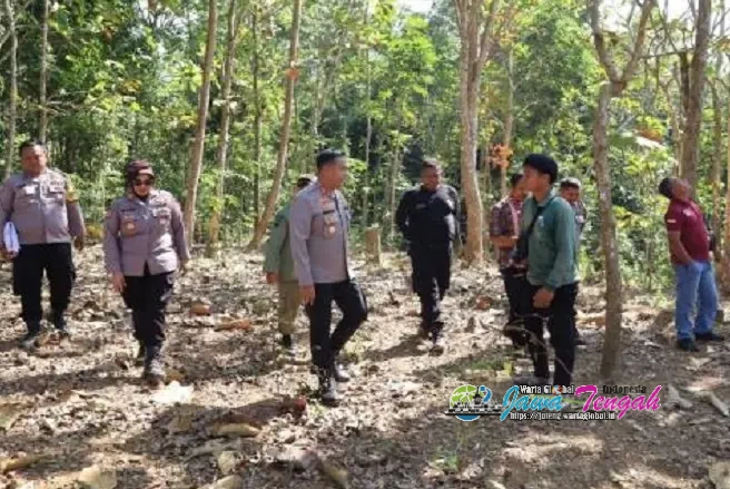 Kapolres Sukoharjo Pimpin Patroli Karhutla di Pegunungan Gajah Mungkur, Libatkan Warga dan Relawan
