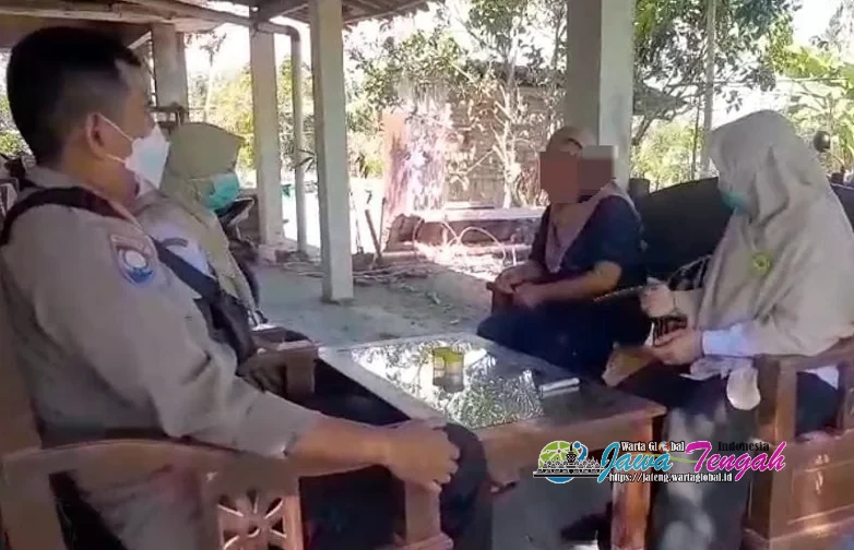 Polsek Sukodono Bersama Nakes Cegah Penularan TB di Desa Juwok Sragen