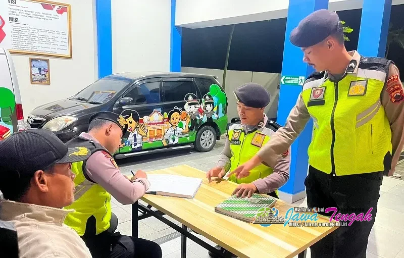 Polres Karanganyar Gelar Patroli Malam Hari, Sasar Lokasi Srategis dan Pusat Aktivitas Masyarakat