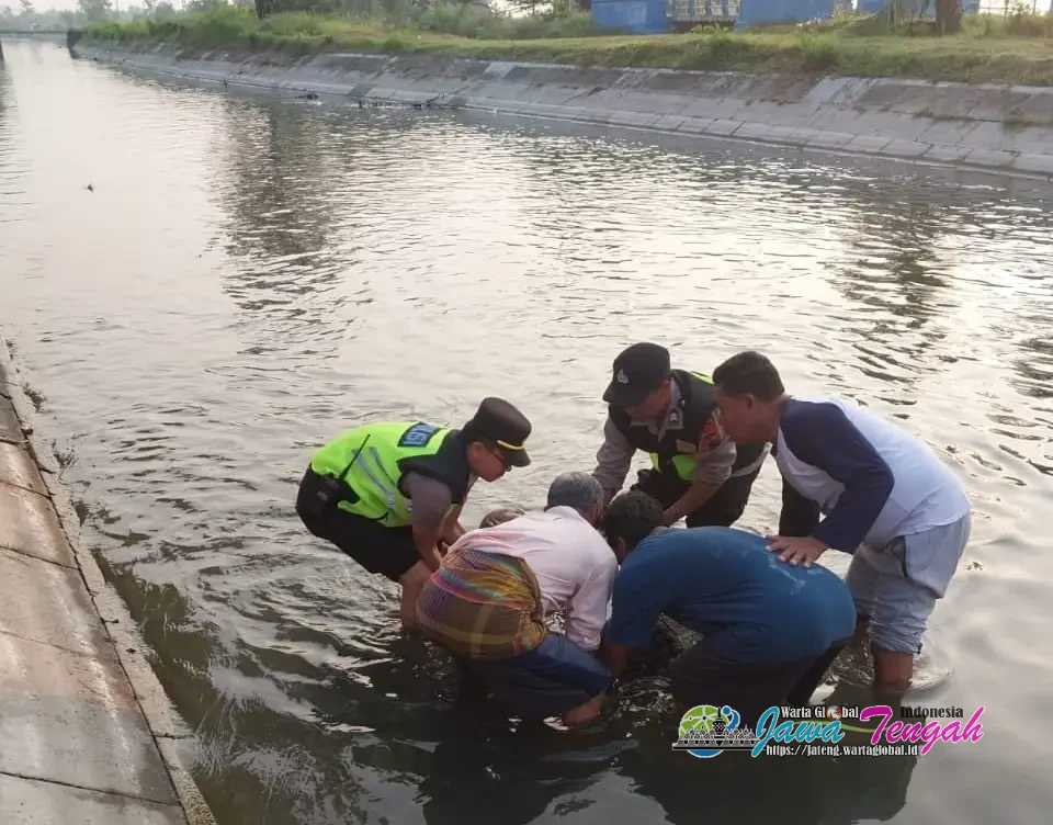 Heboh! Warga Sidomulyo Temukan Jenazah di Sungai, Polisi Lakukan Olah TKP